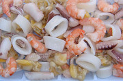 Рыба и море продукты лосось креветки кальмар и другое Баку